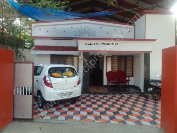 House for sale in Ayathil