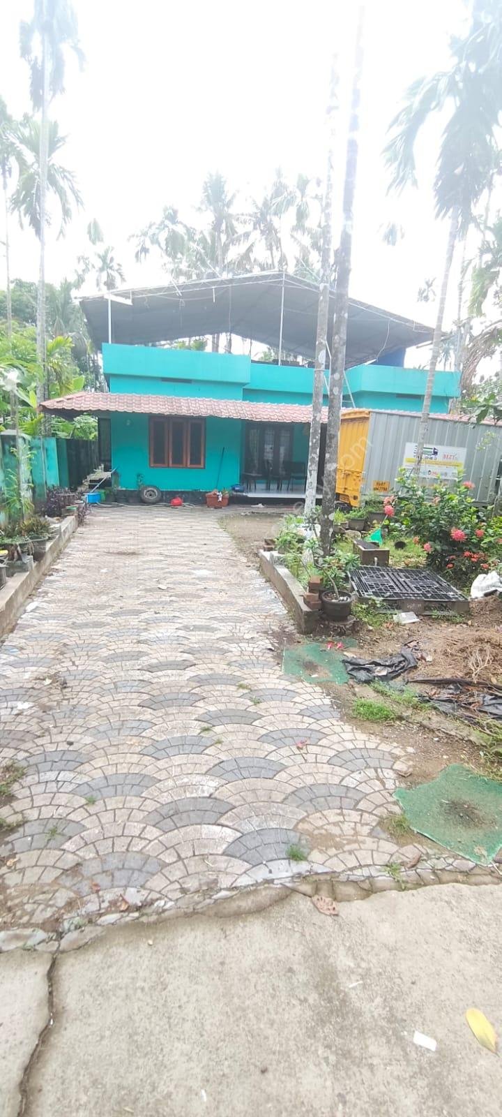 House and land for sale in Cherai