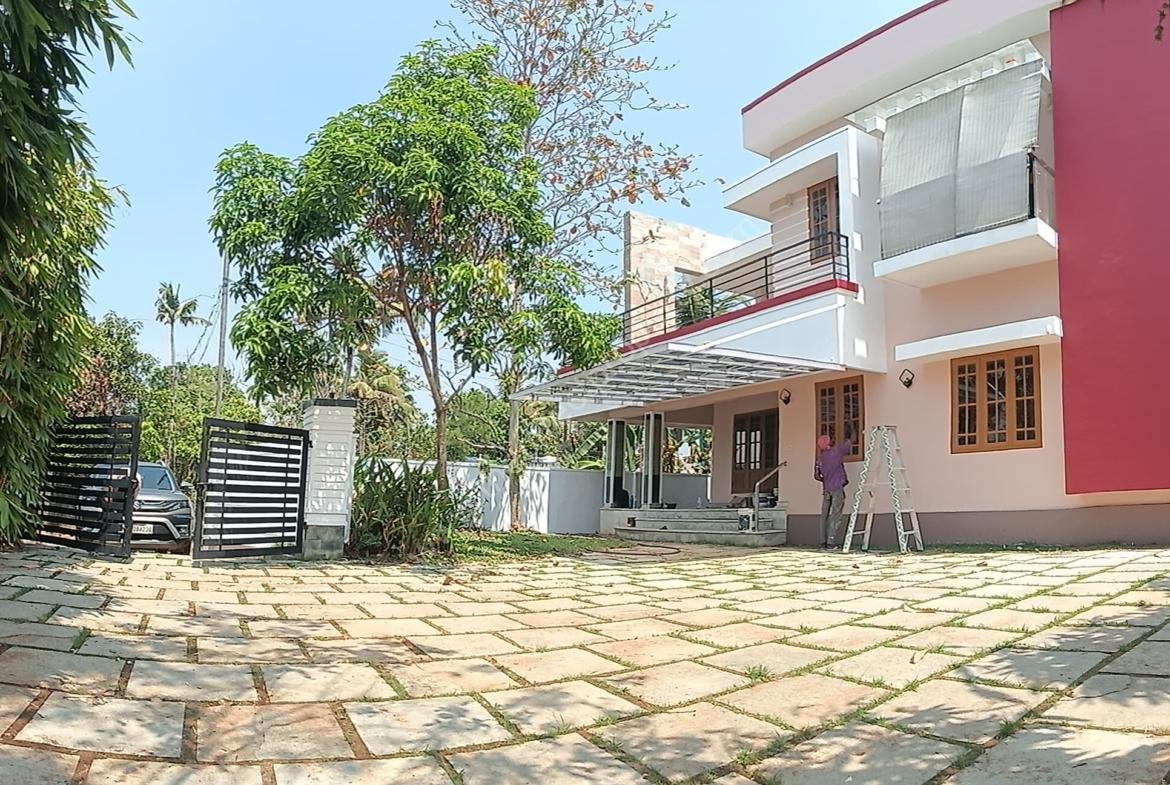 House for sale in Edathala
