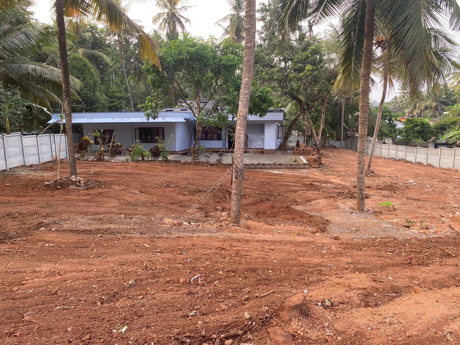 Prime Commercial Land with Highway Frontage for Sale – Vellimadukunnu, Kozhikode