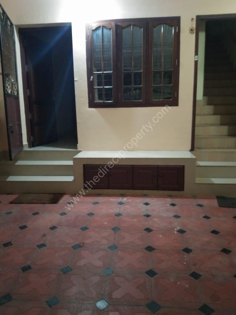 Entrance 1 house for sale in First Puthen street Trivandrum