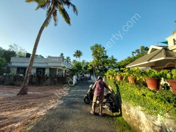 House plot for sale in Varappuzha