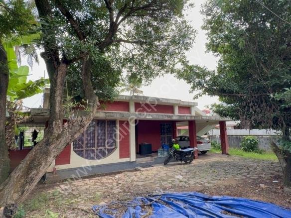 House for sale in Kaloor