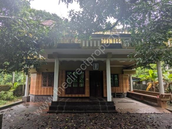 Villa for sale in Kodungallur