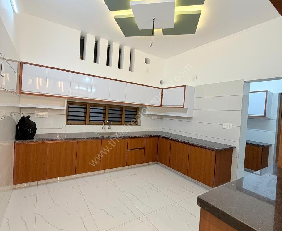 Elegant 4 BHK newly built House for Sale in Mannuthy