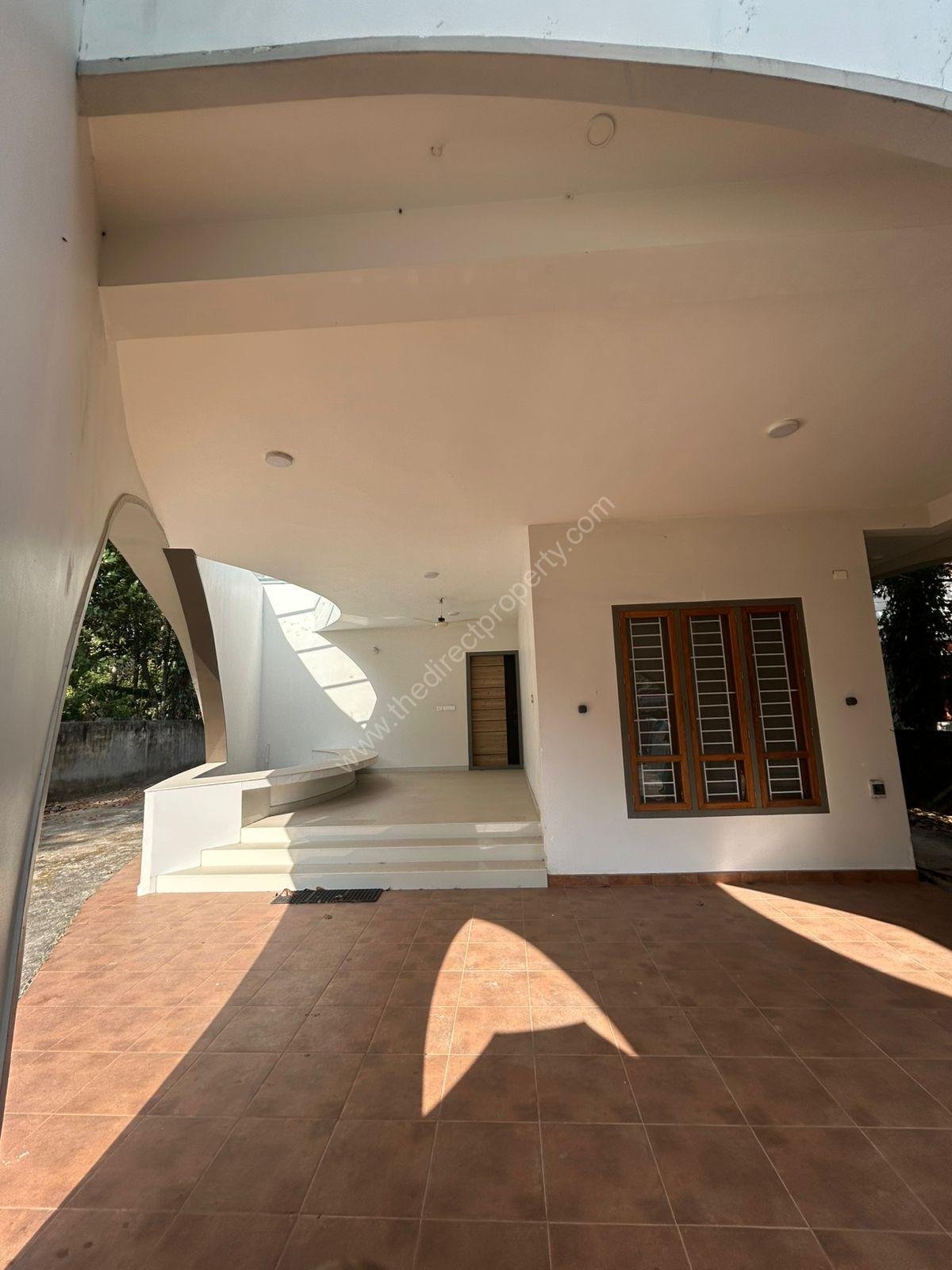 Modern House For sale in Murukkumpuzha