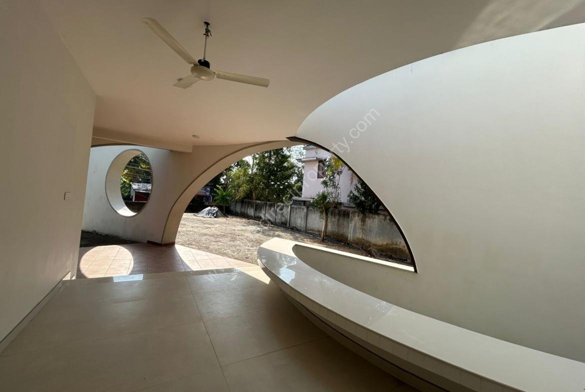 Modern House For sale in Murukkumpuzha