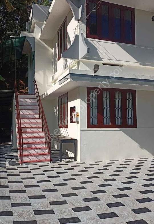 1st floor house rent in Mannanthala