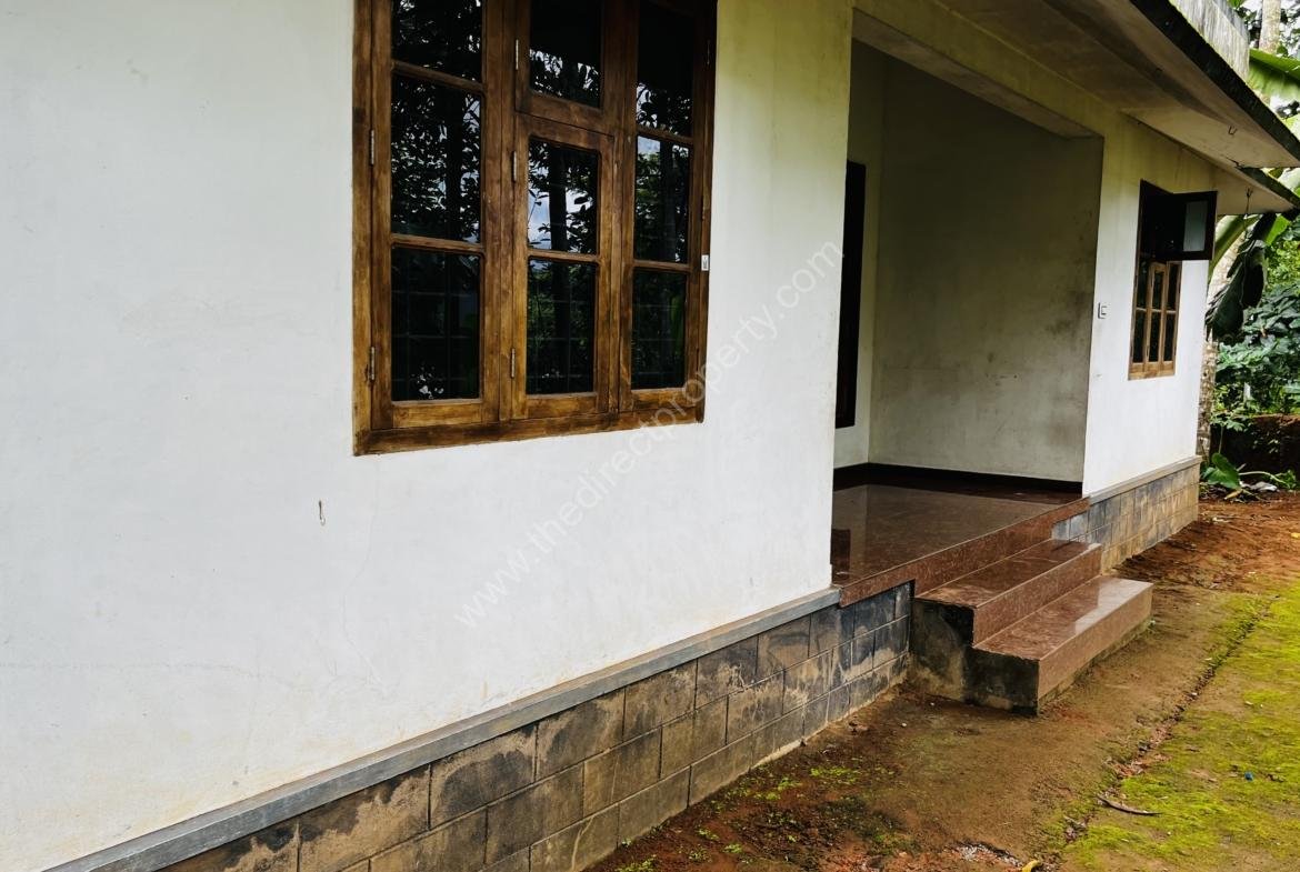House for cheap rate in Mukkam
