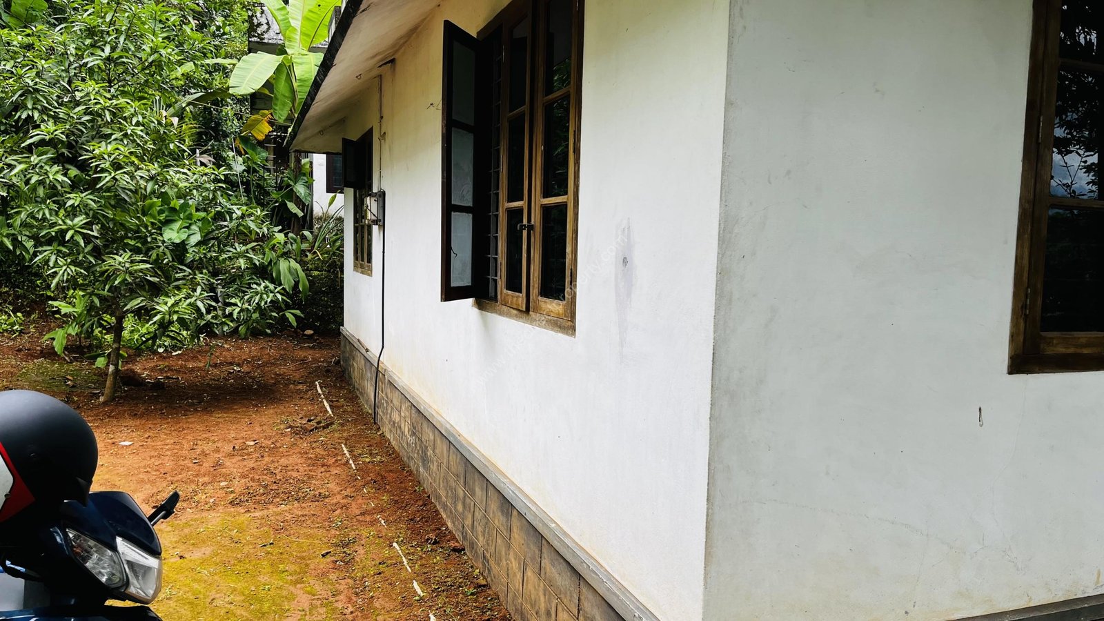 House for cheap rate in Mukkam