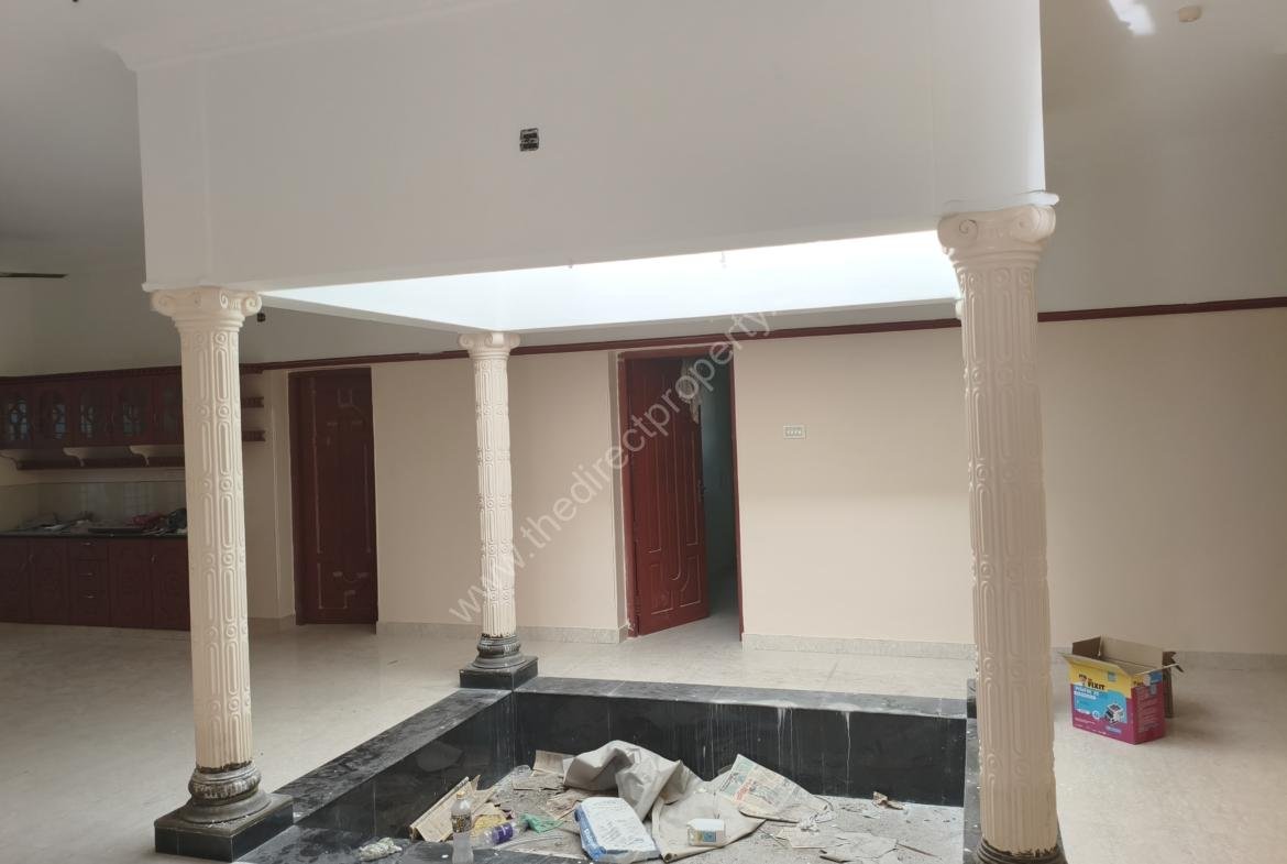 House for sale in Vallakadavu