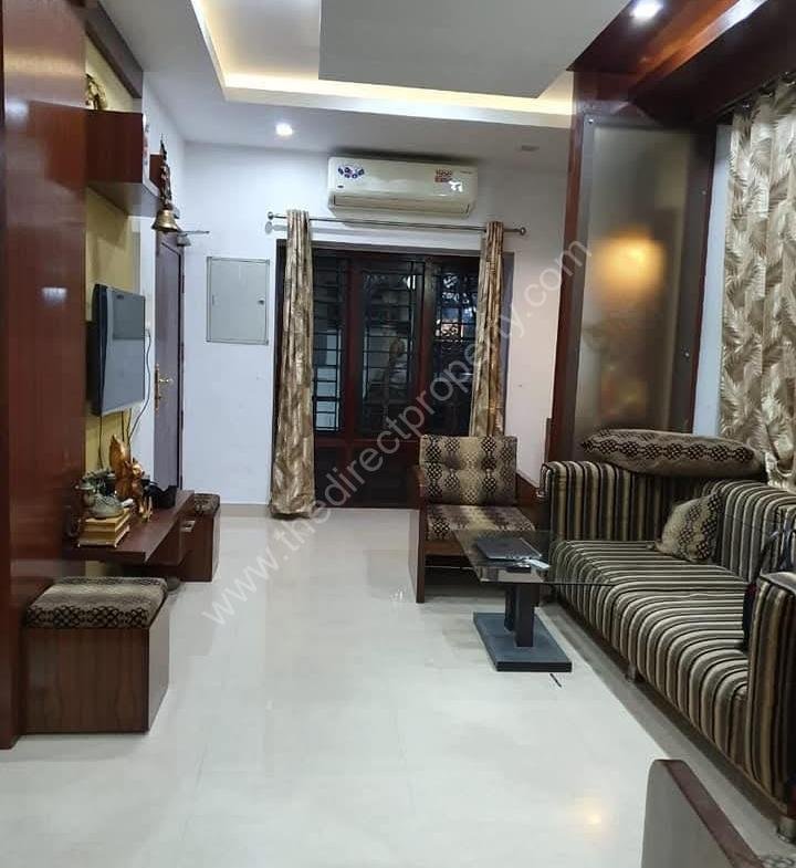 Villa for sale in Thevara