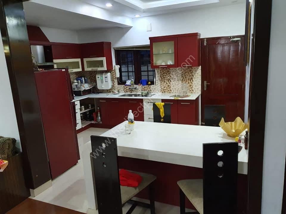 Villa for sale in Thevara