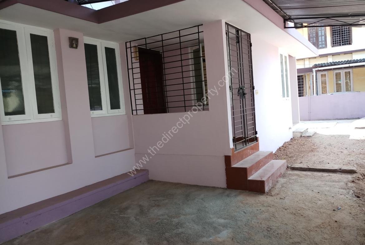 5 Cents 1600 Sqft G+1 House in Kadavanthara