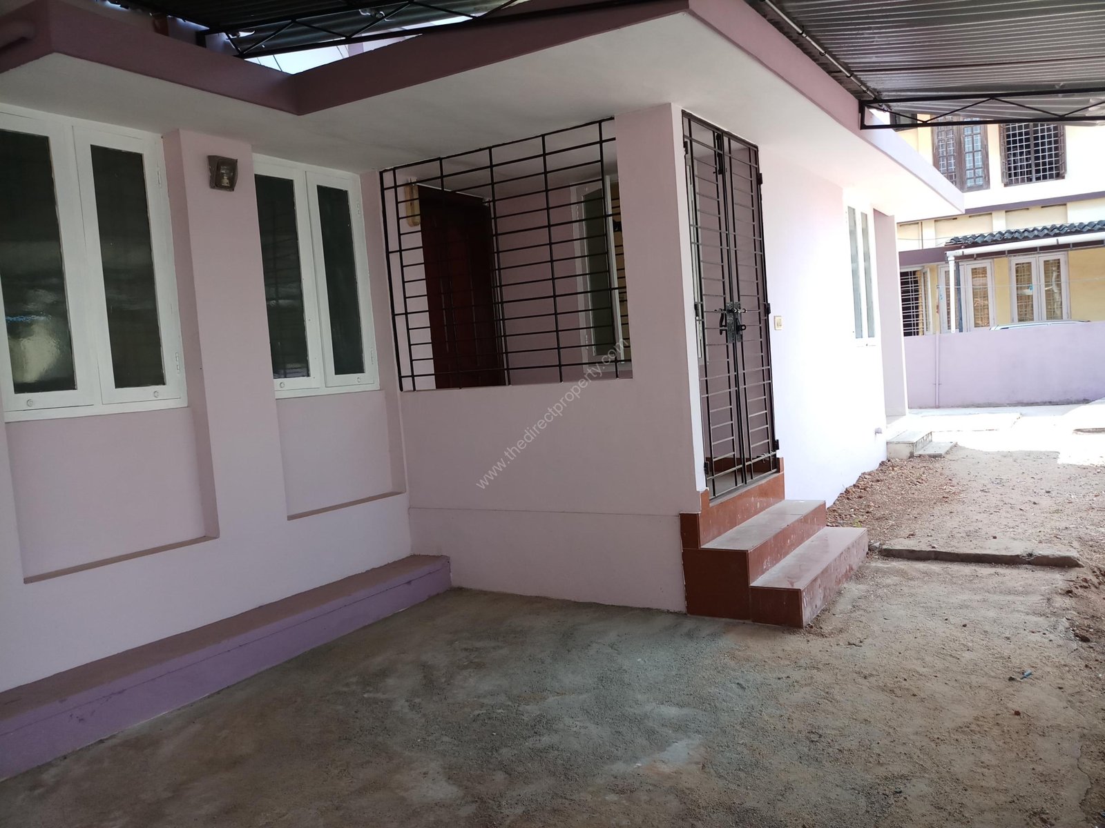 5 Cents 1600 Sqft G+1 House in Kadavanthara