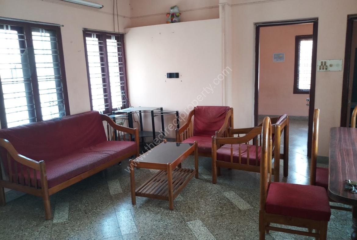 5 Cents 1600 Sqft G+1 House in Kadavanthara