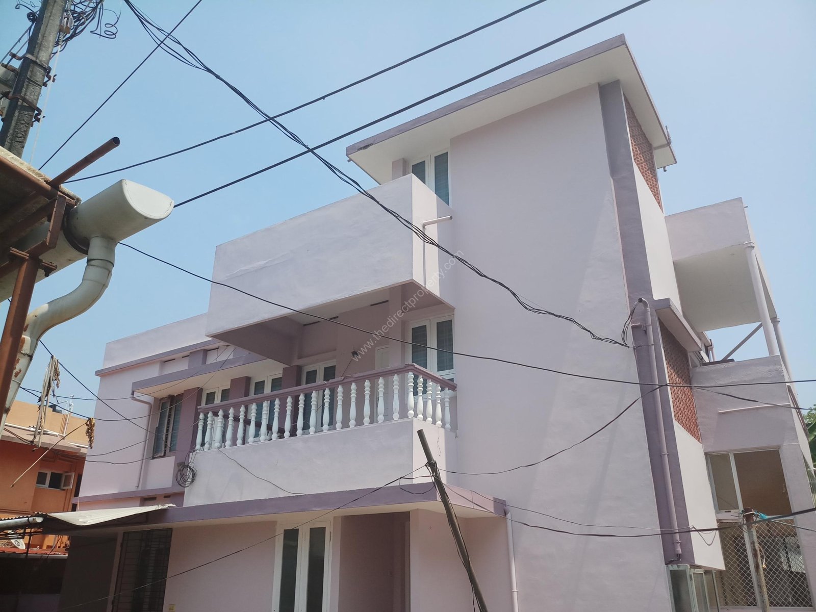 5 Cents 1600 Sqft G+1 House in Kadavanthara