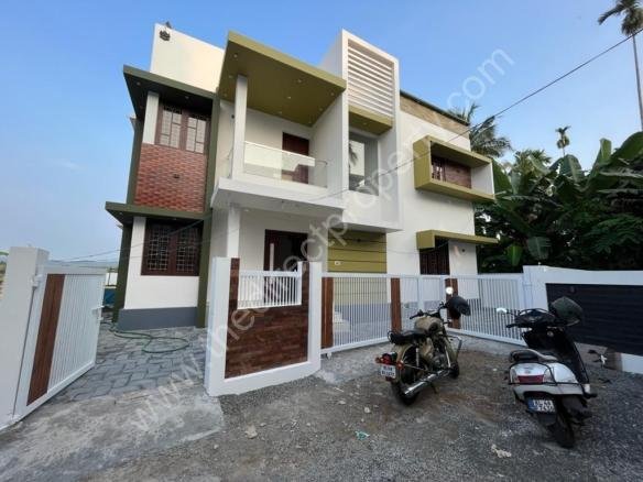 house for sale in Kolazhy