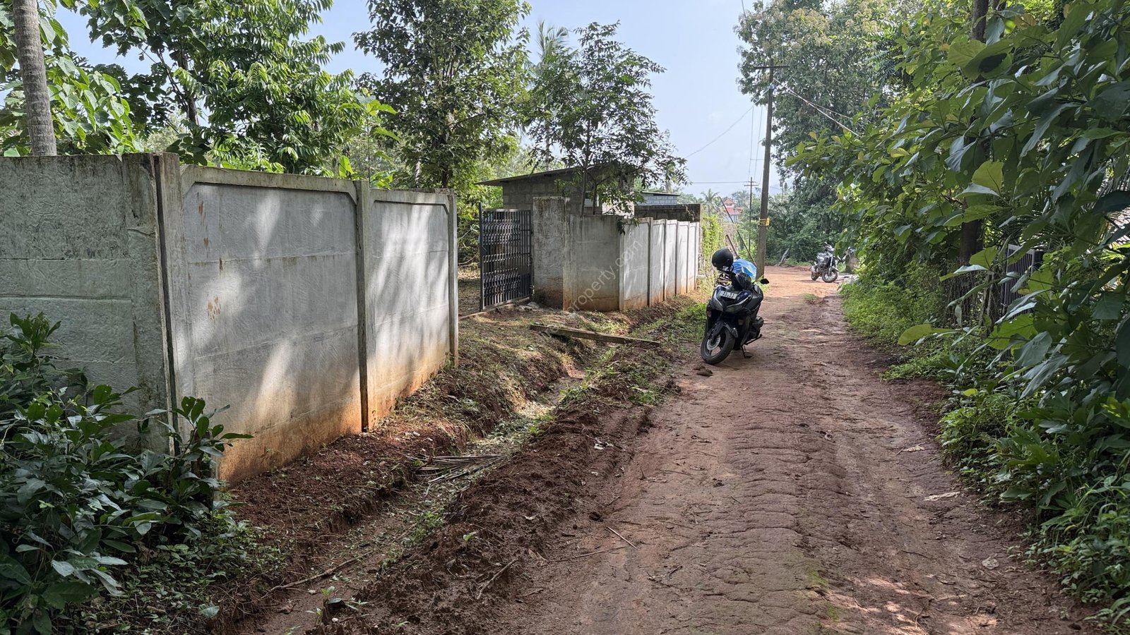 IMG_2448 22 cents land for sale near Vaniyamkulam
