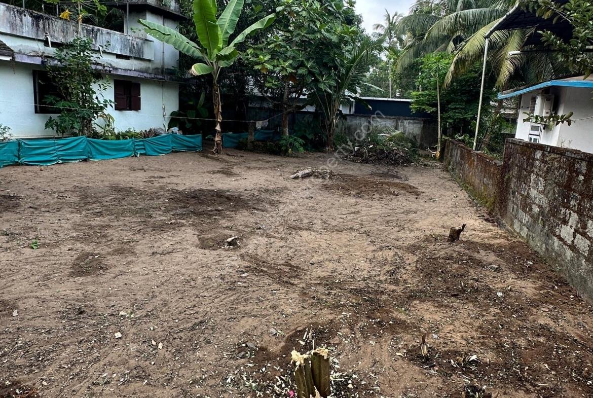 Prime 8 Cent Residential Plot near Guruvayoor Temple & NH 66