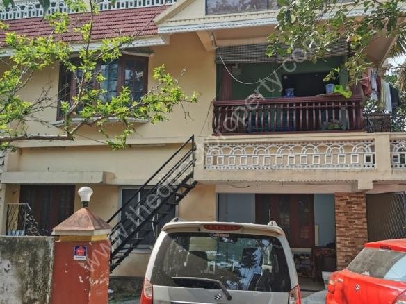 Double story house in Edappally Junction