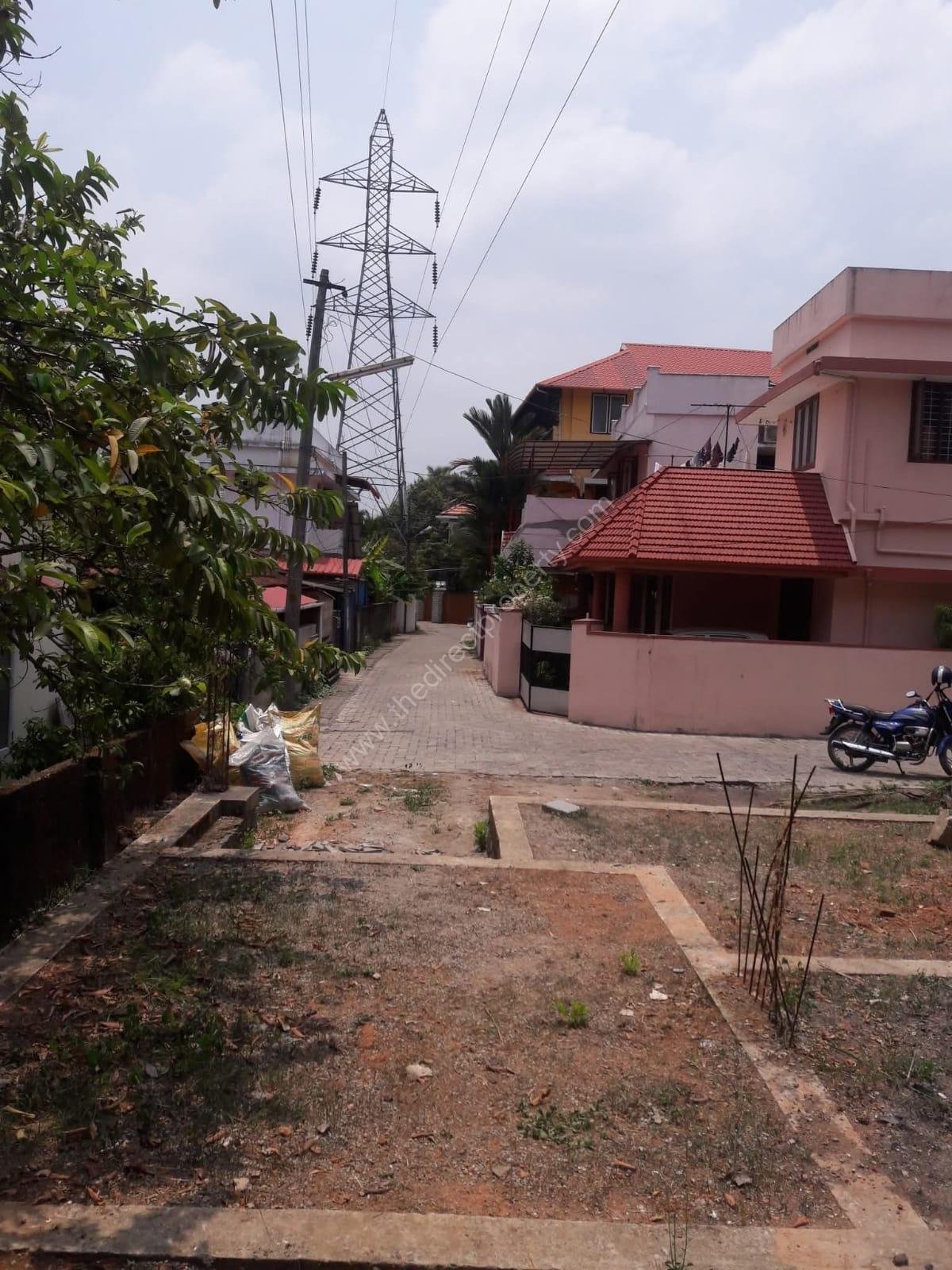 plot for sale at Vazhakkala