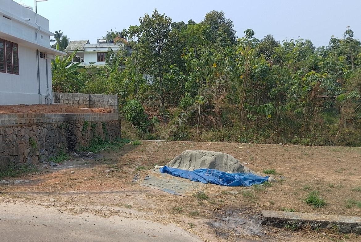 Residential Villa Plot in Mattakuzhy