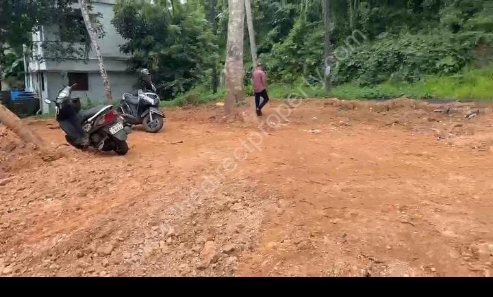 Semi Commercial Land for Sale in Mullassery Trivandrum