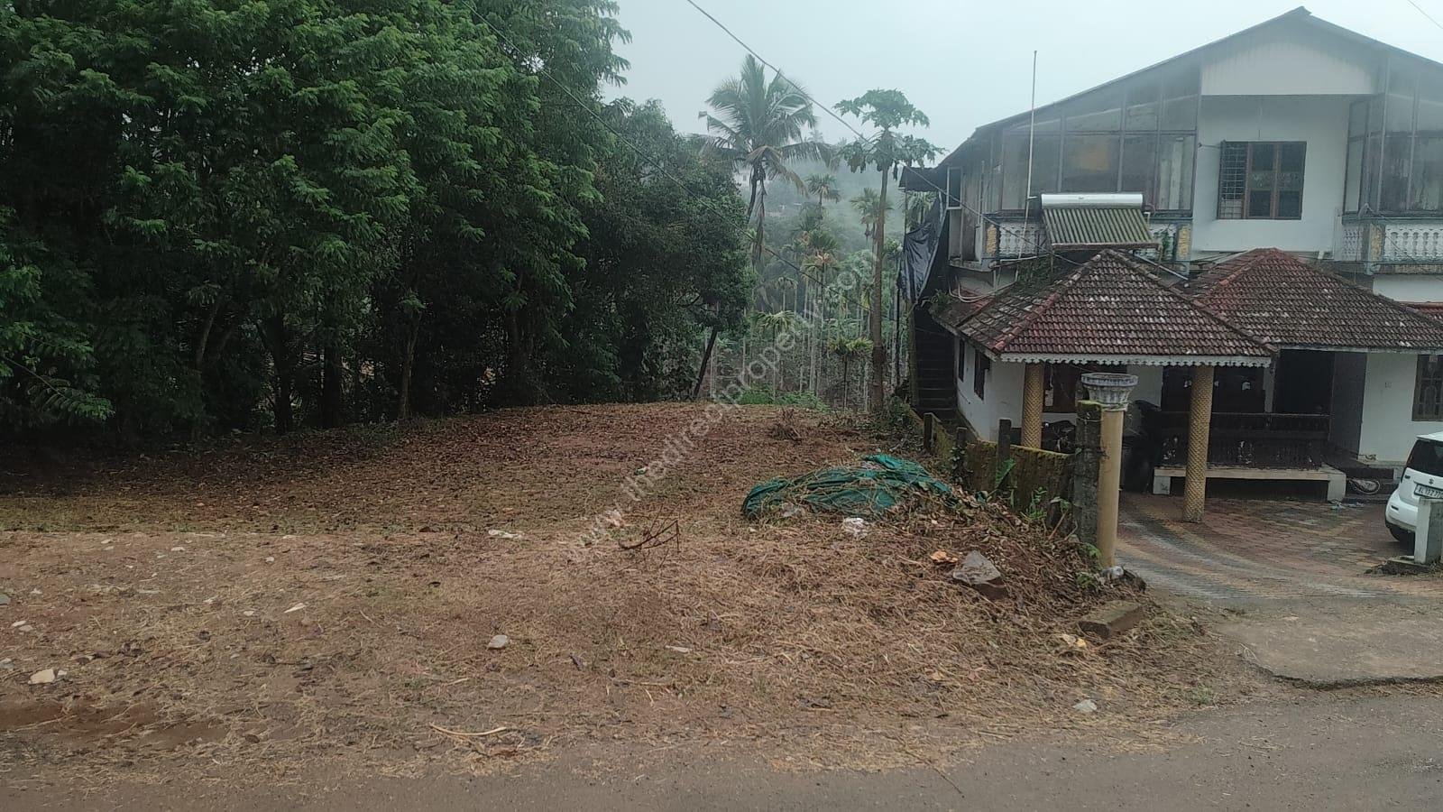Plot for sale in Mananthavady